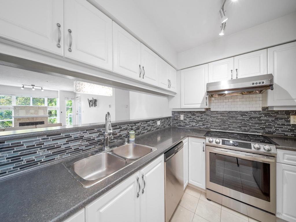 Listing Image for R3086833