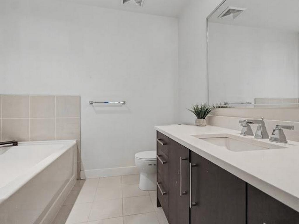 Listing Image for R3087013