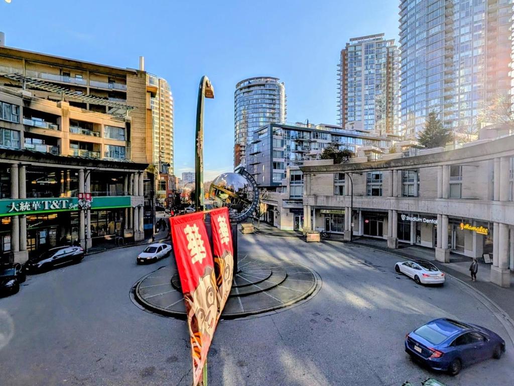 Listing Image for R3087019