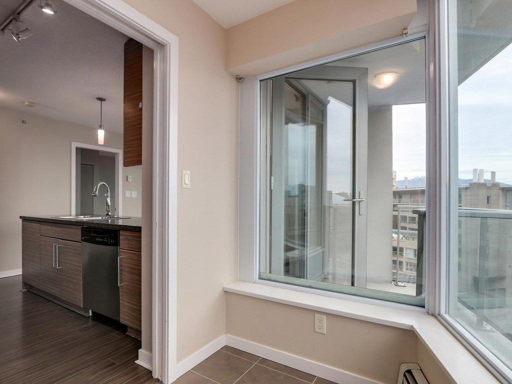 Listing Image for R3087019