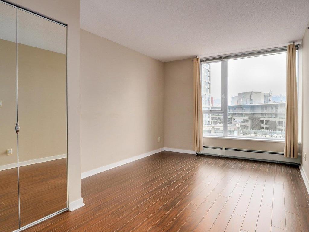 Listing Image for R3087019