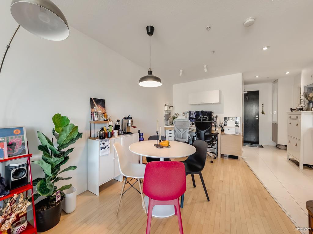 Listing Image for R3087024