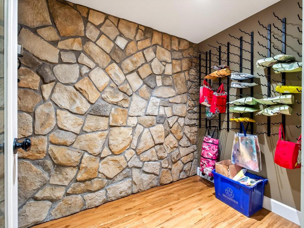 Listing Image for R3087059