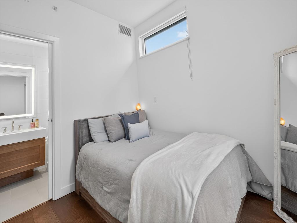 Listing Image for R3087342