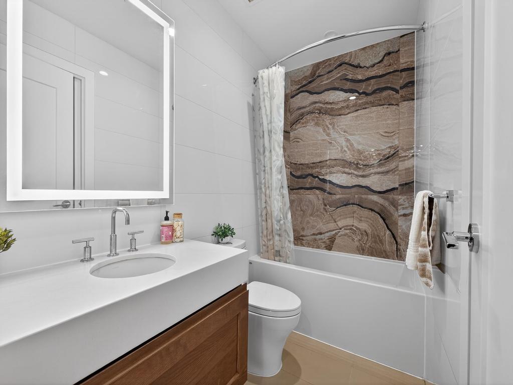 Listing Image for R3087342