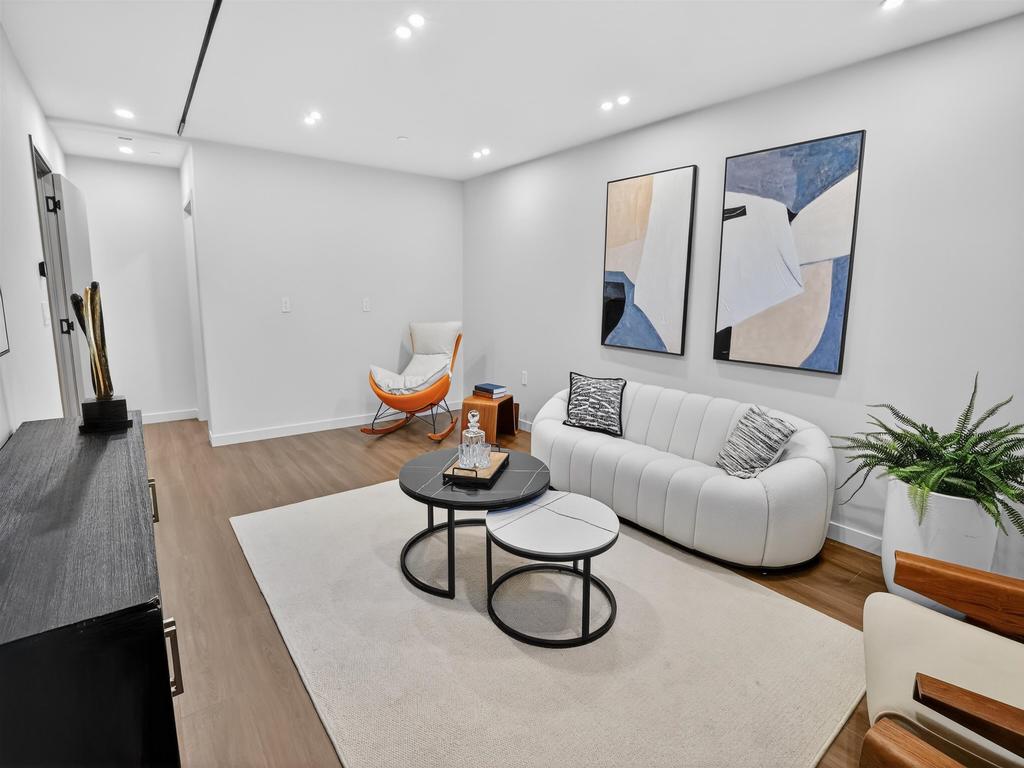 Listing Image for R3087436