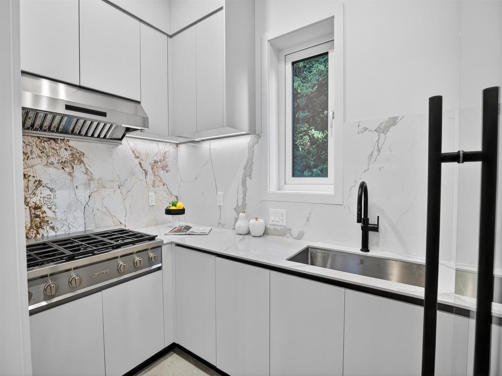 Listing Image for R3087436