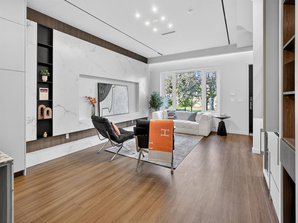 Listing Image for R3087436