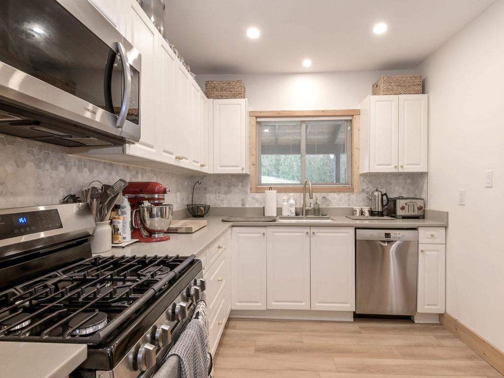 Listing Image for R3087552