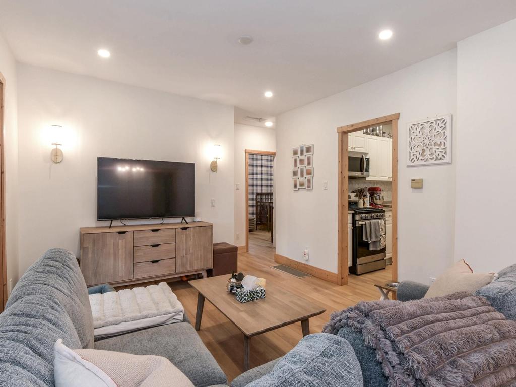 Listing Image for R3087552