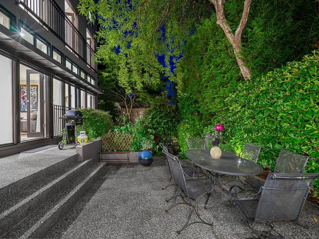 Listing Image for R3087821