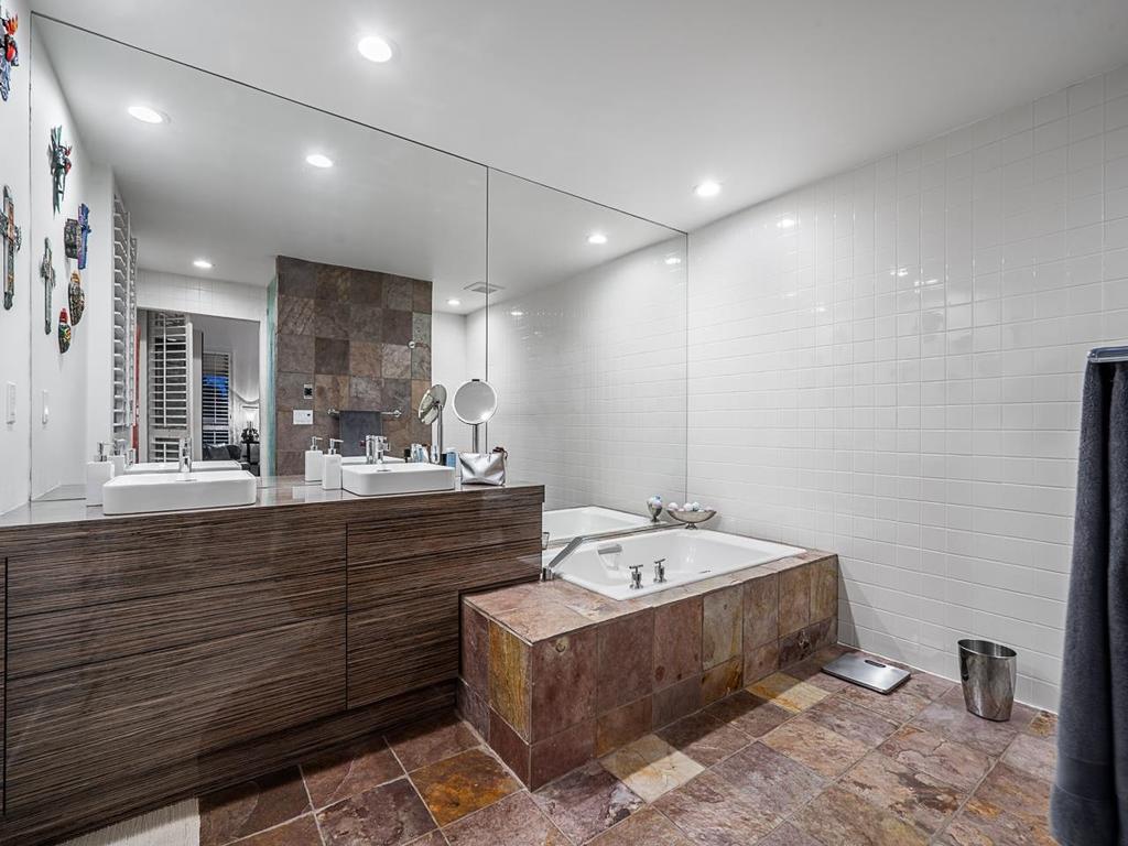 Listing Image for R3087821