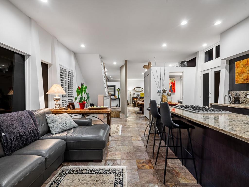 Listing Image for R3087821