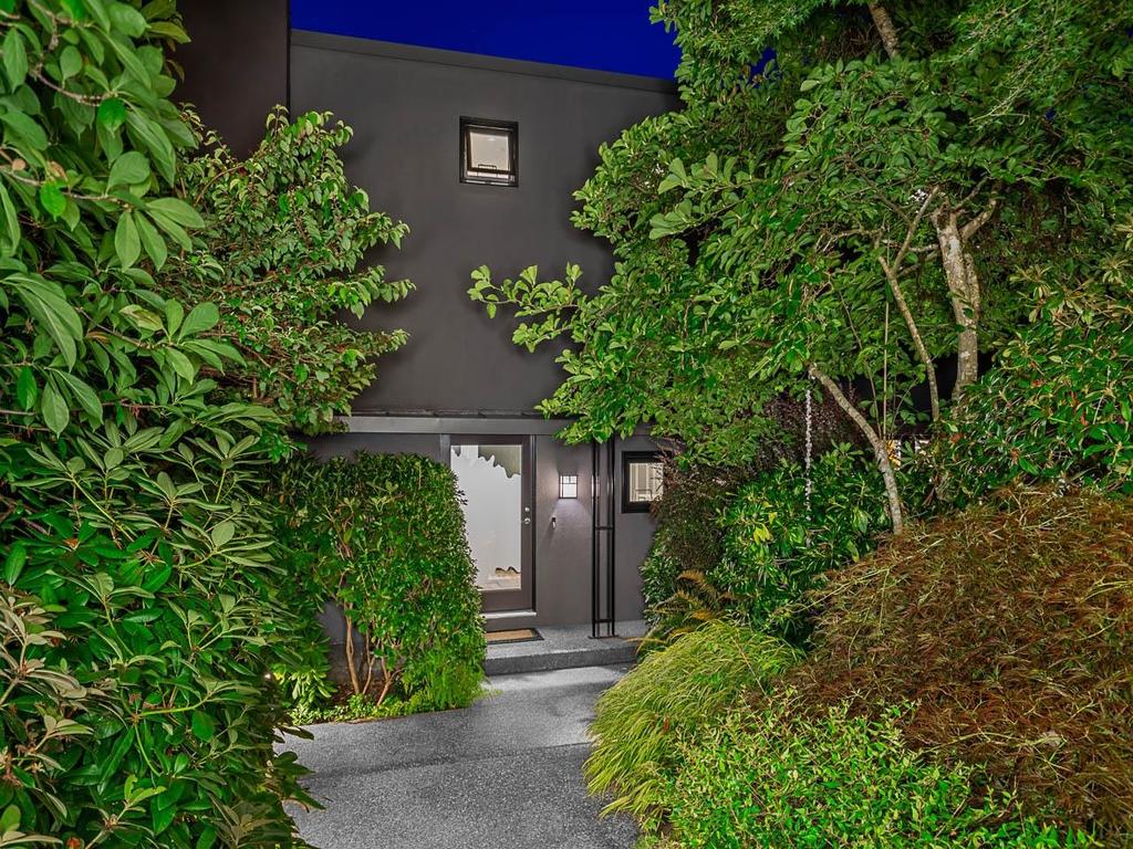 Listing Image for R3087821