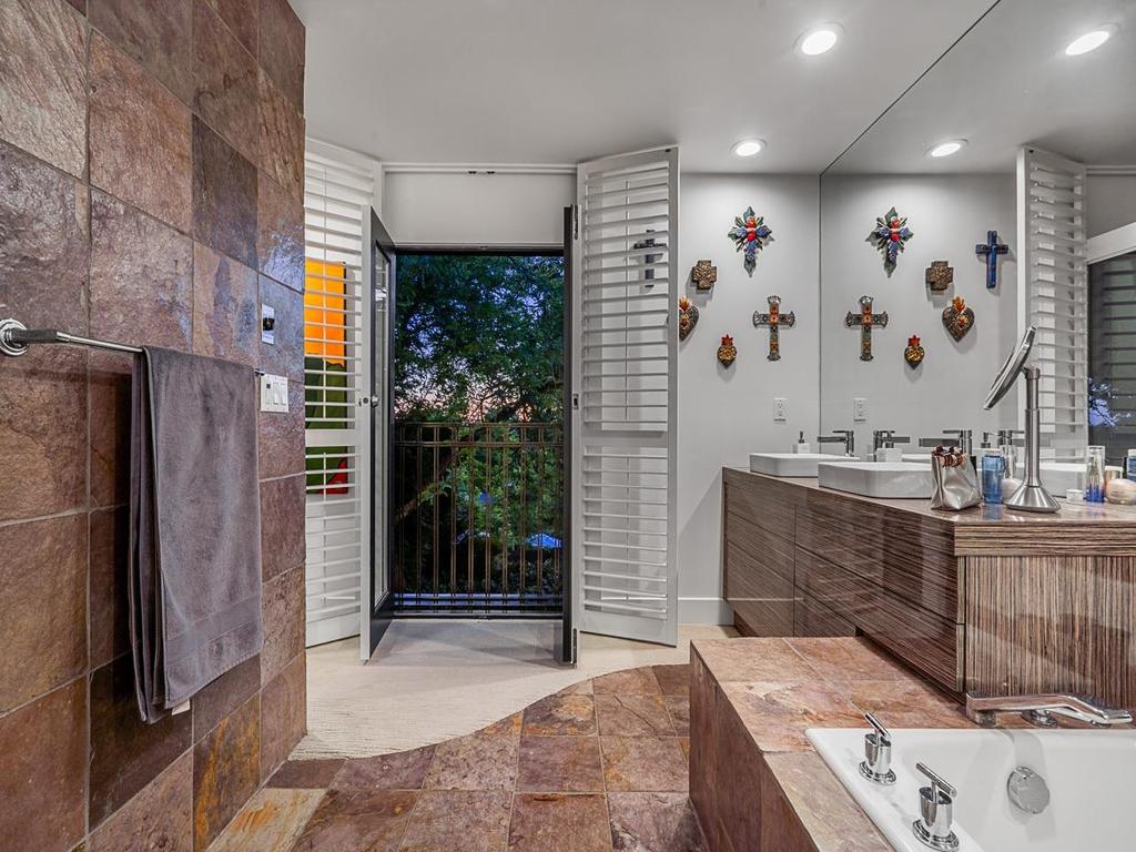 Listing Image for R3087821