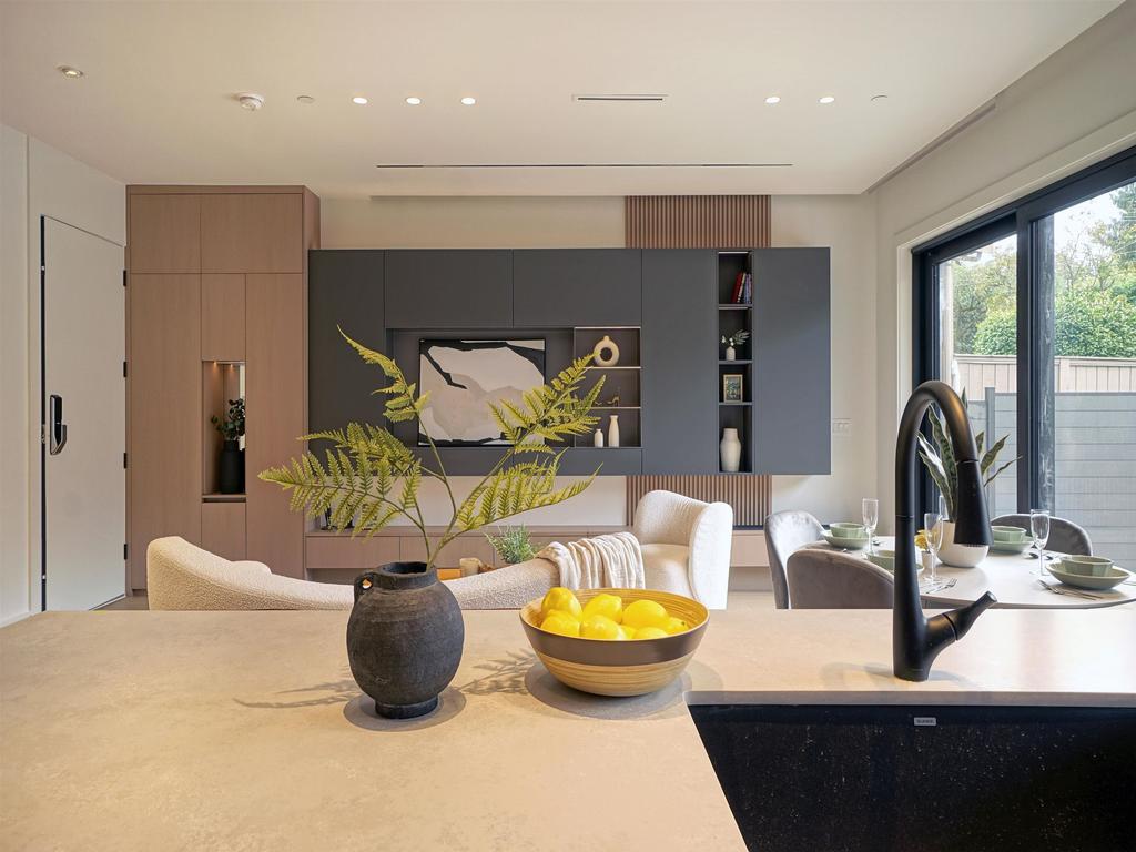 Listing Image for R3087842