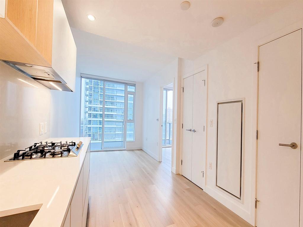 Listing Image for R3087996