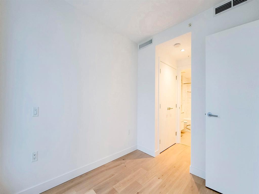 Listing Image for R3087996