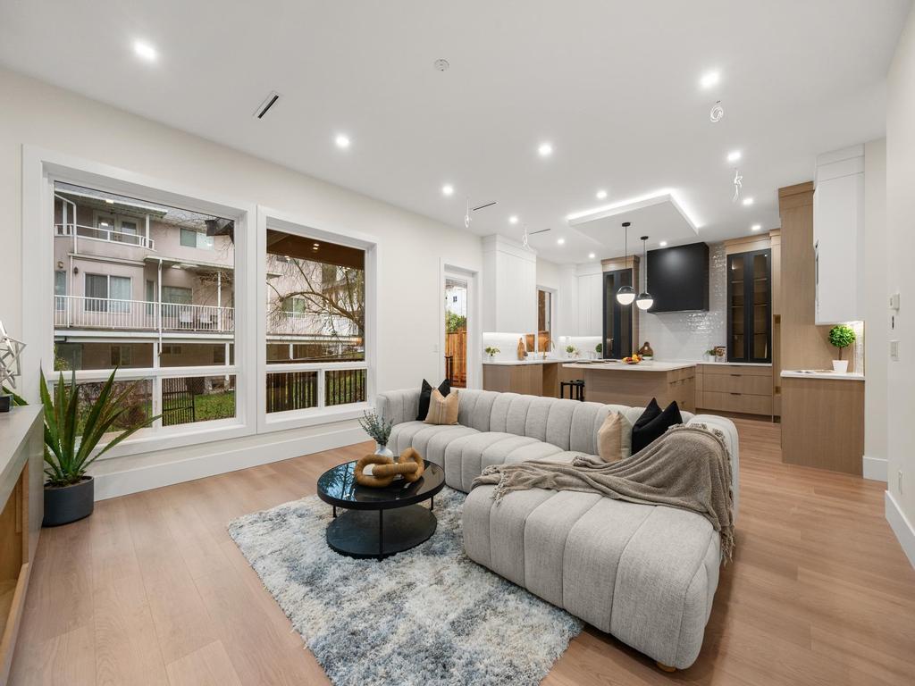 Listing Image for R3088676