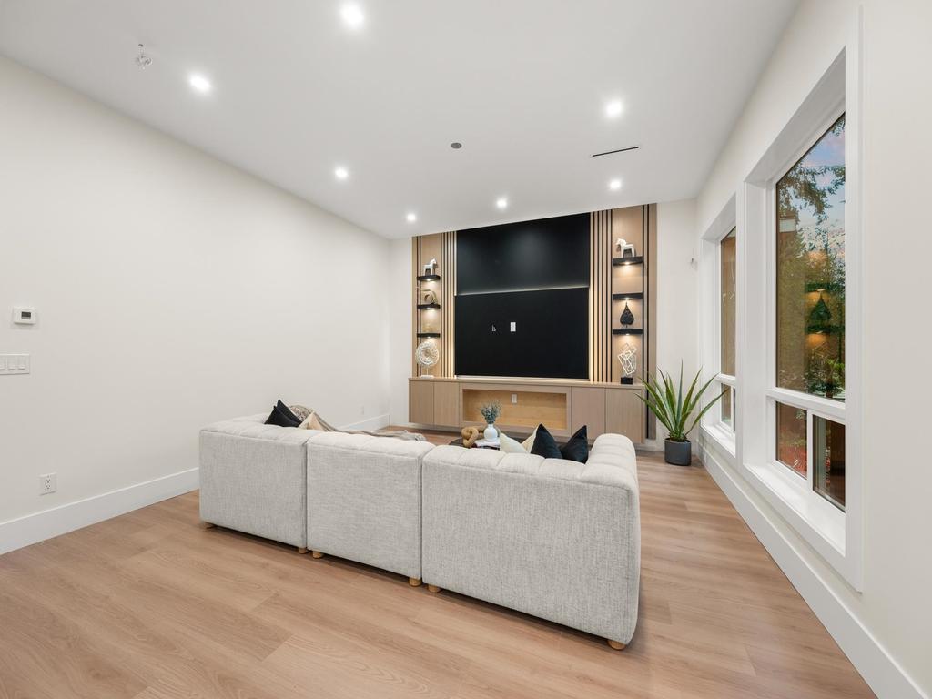 Listing Image for R3088676