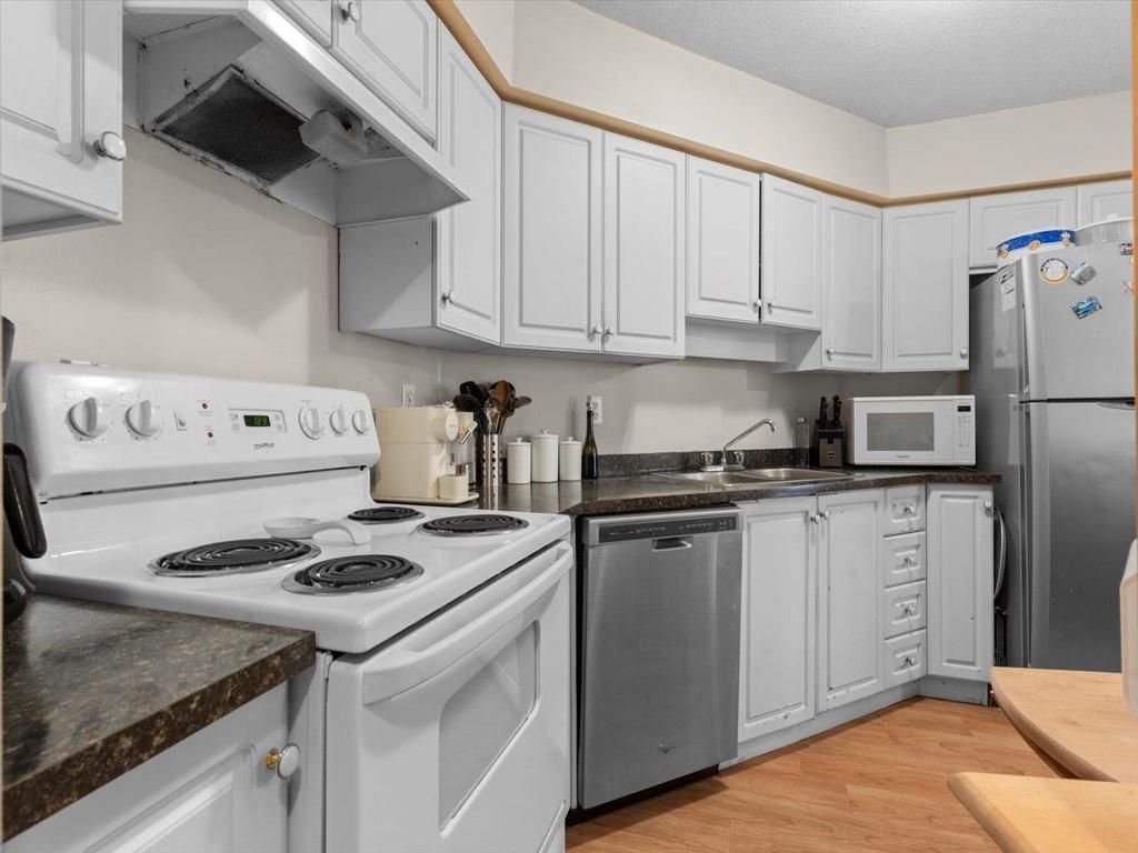 Listing Image for R3088860