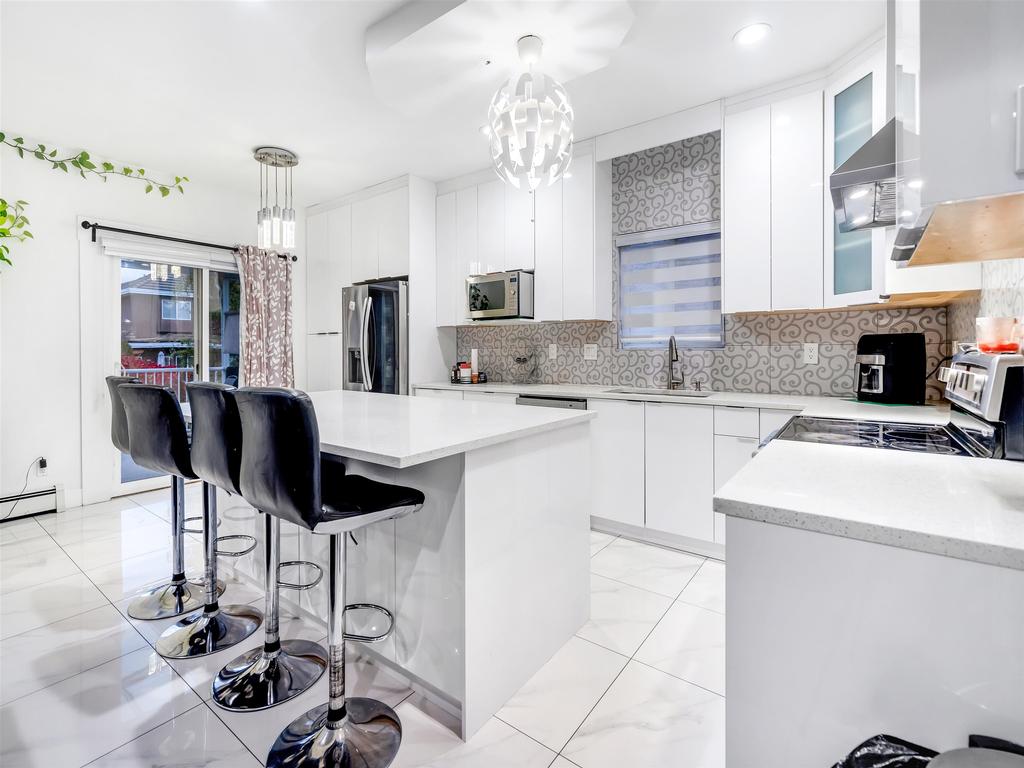 Listing Image for R3089827