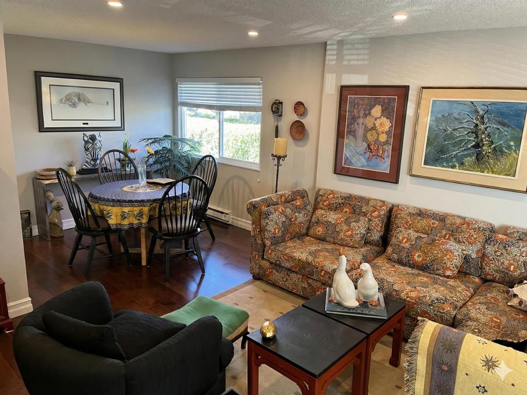 Listing Image for R3090054