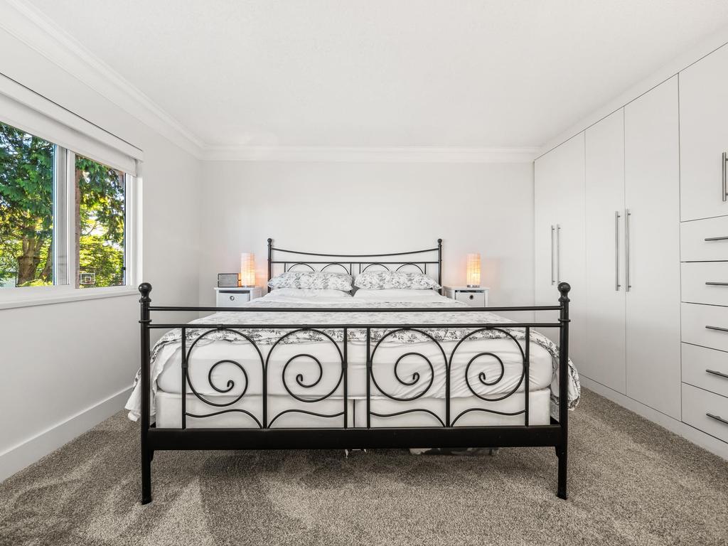 Listing Image for R3090060