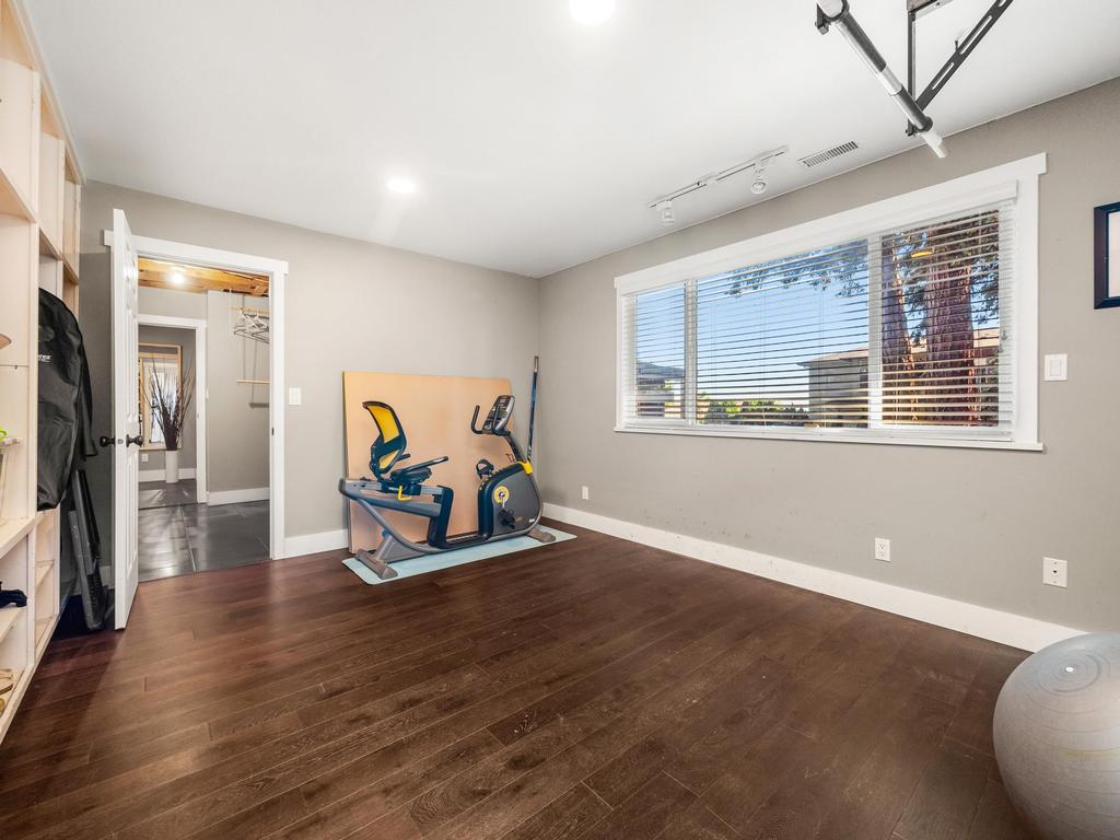 Listing Image for R3090060