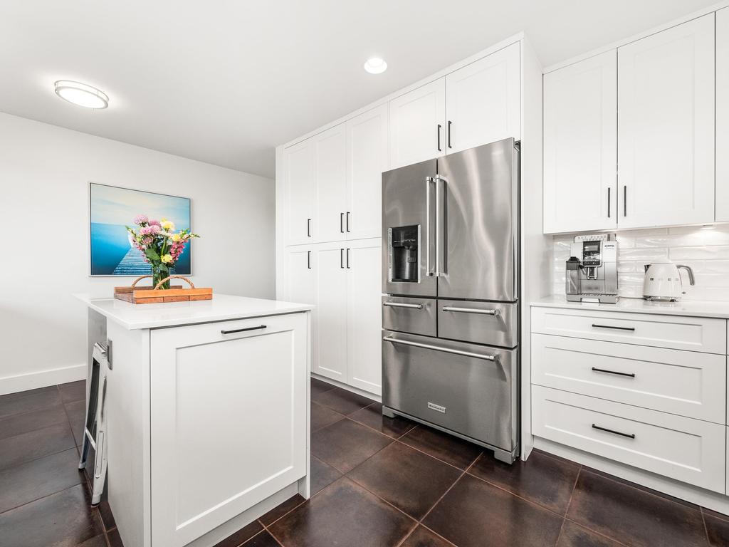 Listing Image for R3090060