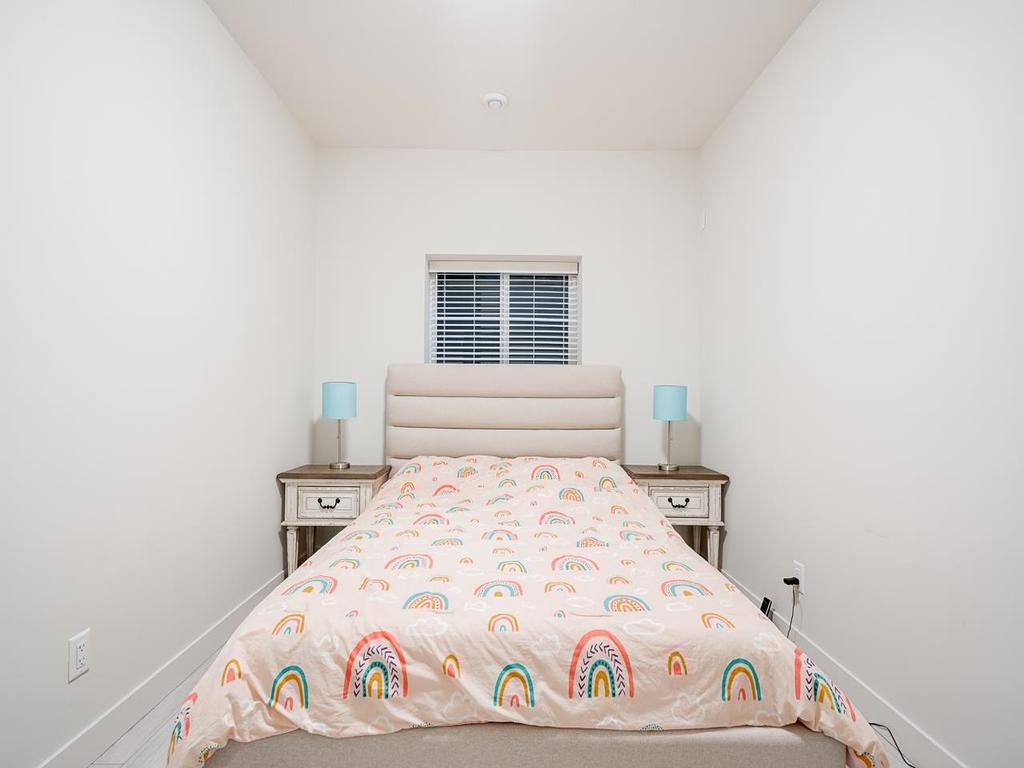 Listing Image for R3090071