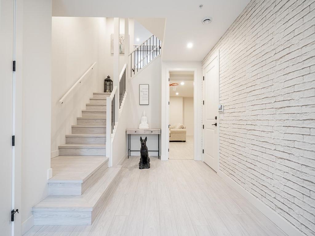 Listing Image for R3090071