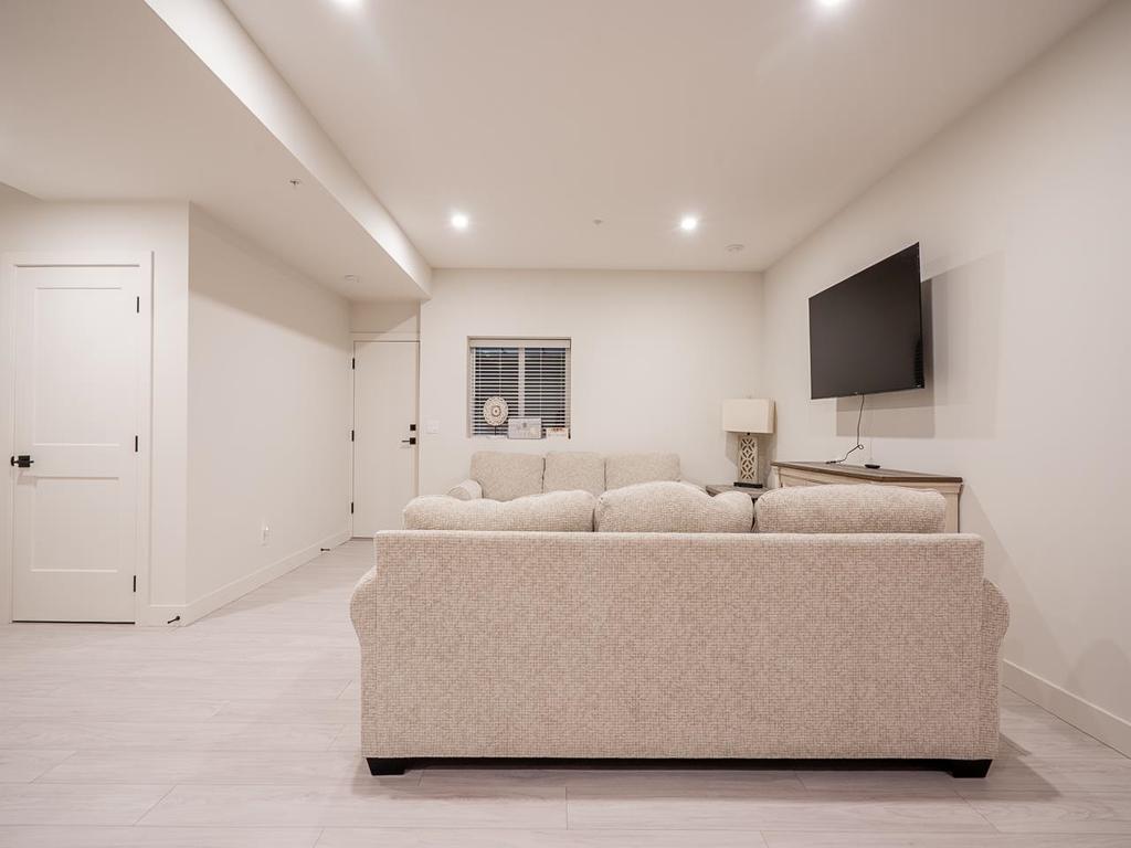 Listing Image for R3090071