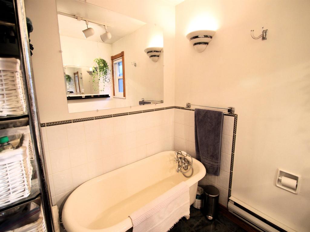 Listing Image for R3090089