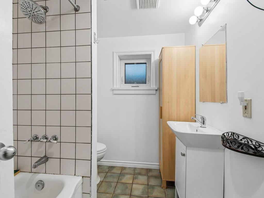 Listing Image for R3090099