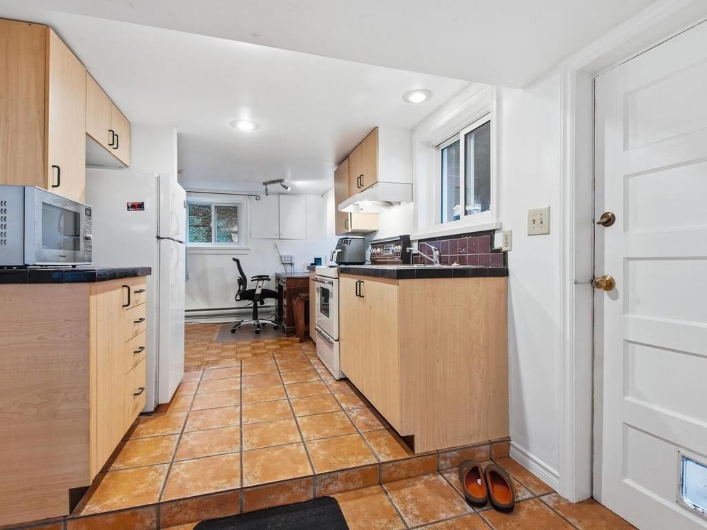 Listing Image for R3090099
