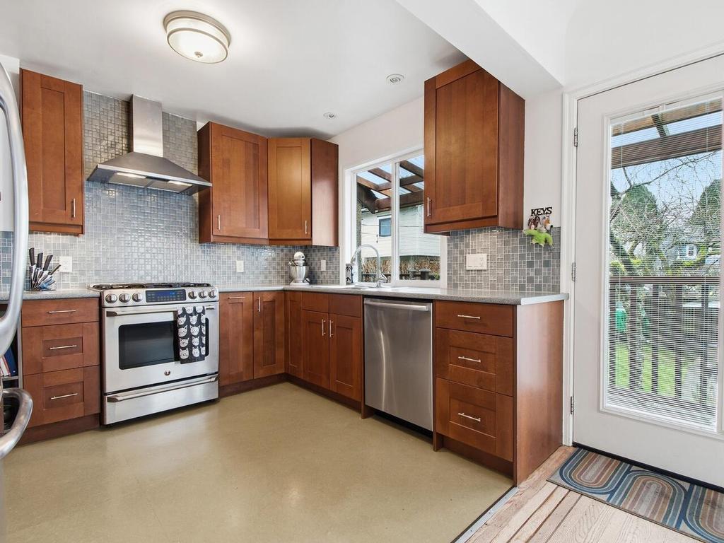 Listing Image for R3090099