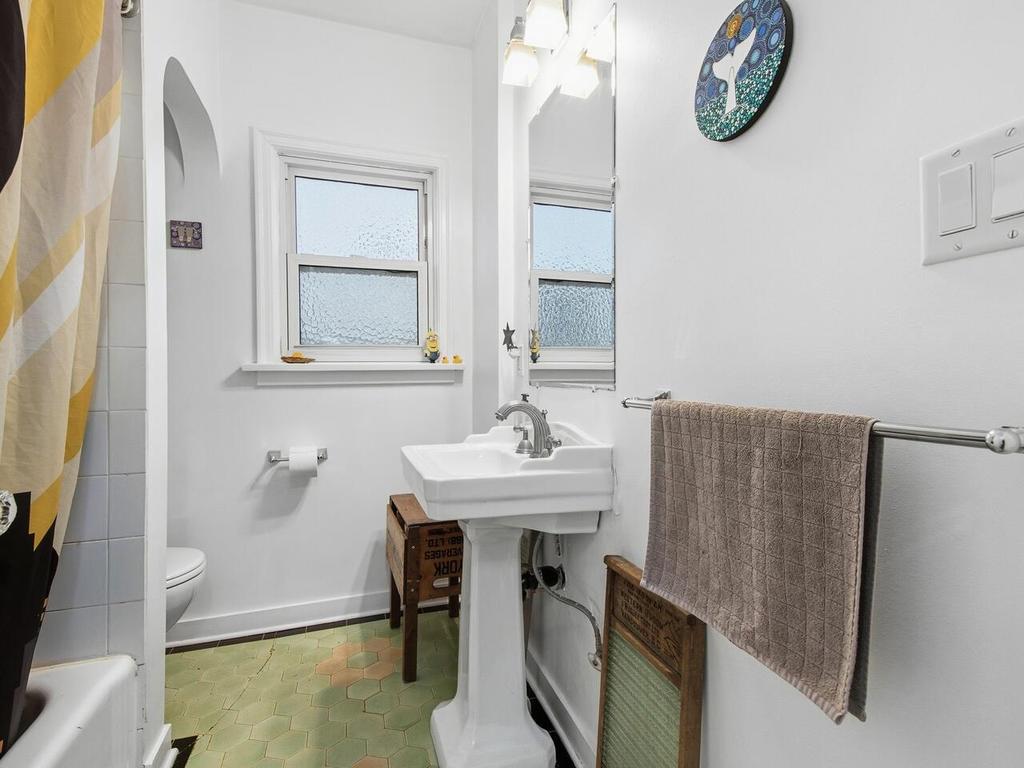 Listing Image for R3090099