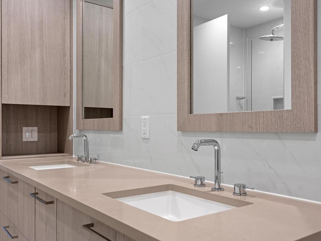 Listing Image for R3090101