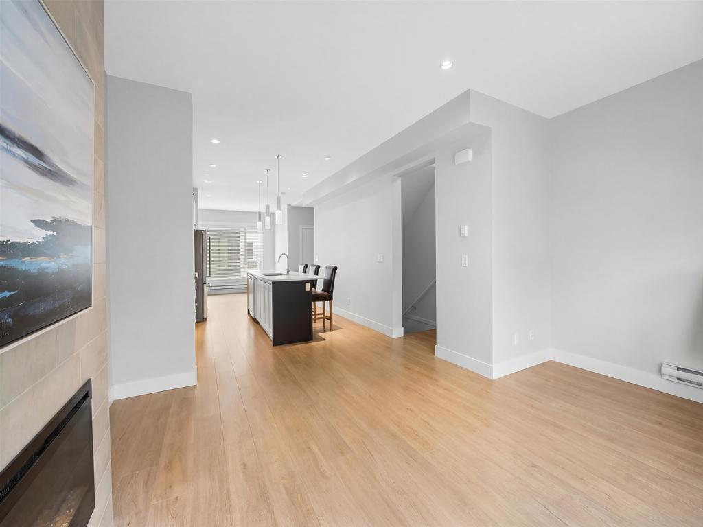 Listing Image for R3090118