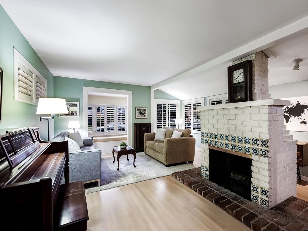 Listing Image for R3090119