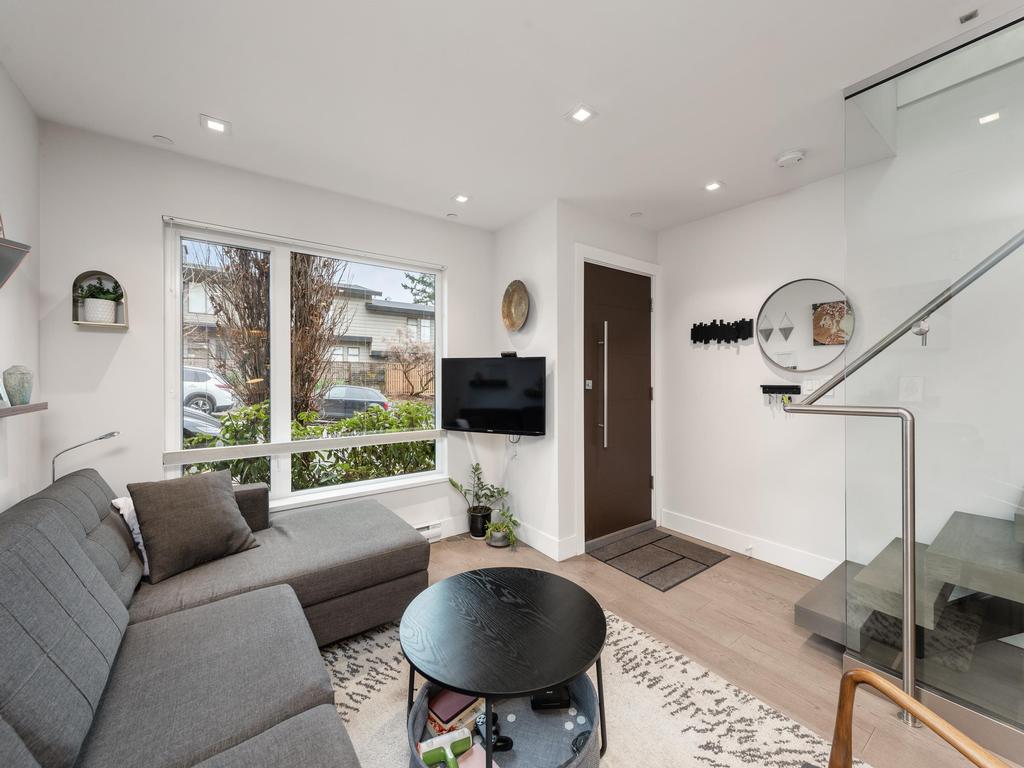 Listing Image for R3090122