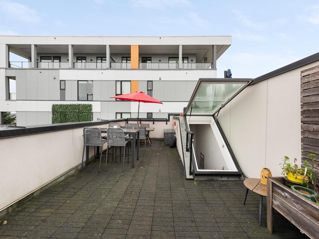 Listing Image for R3090122