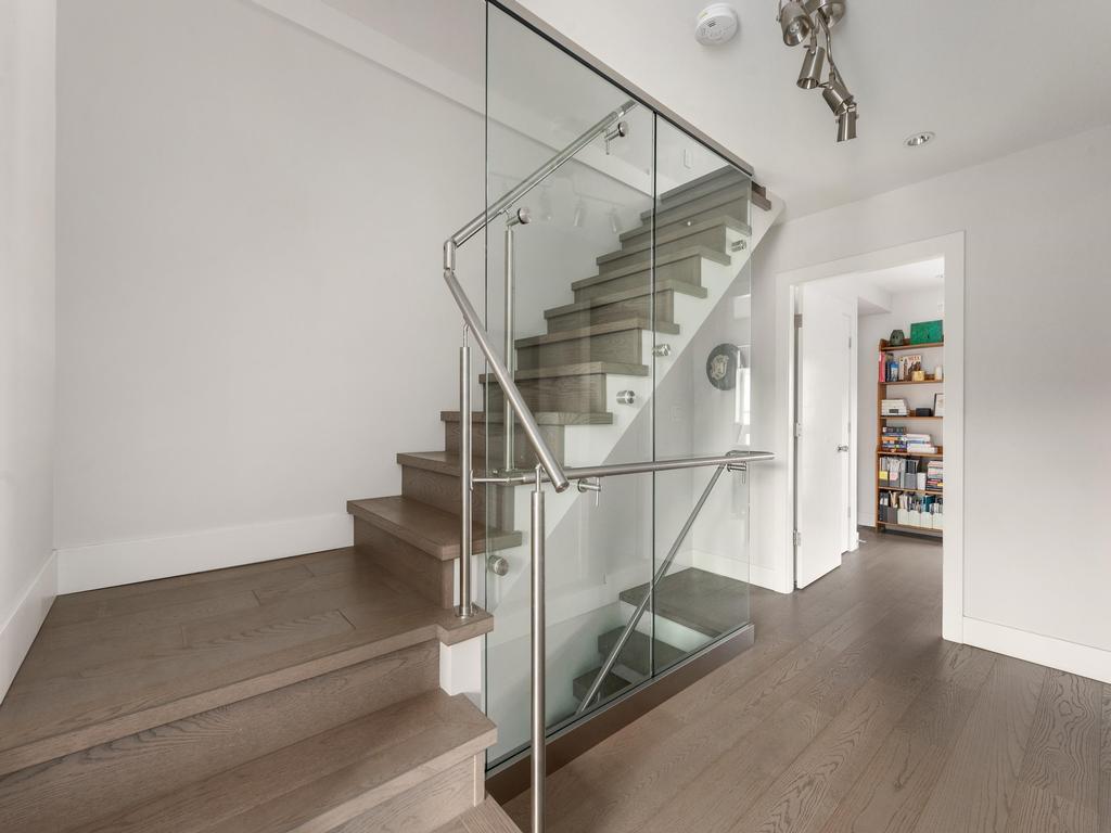 Listing Image for R3090122