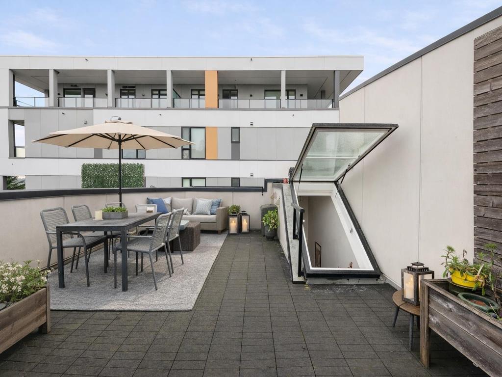 Listing Image for R3090122