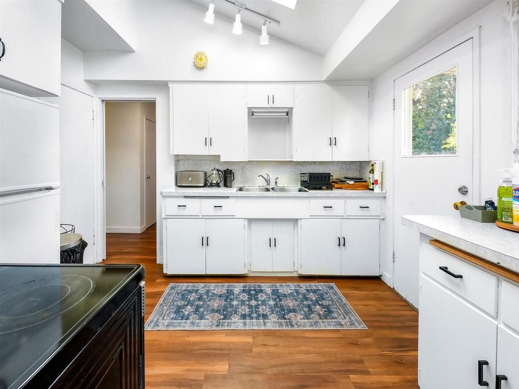 Listing Image for R3090126