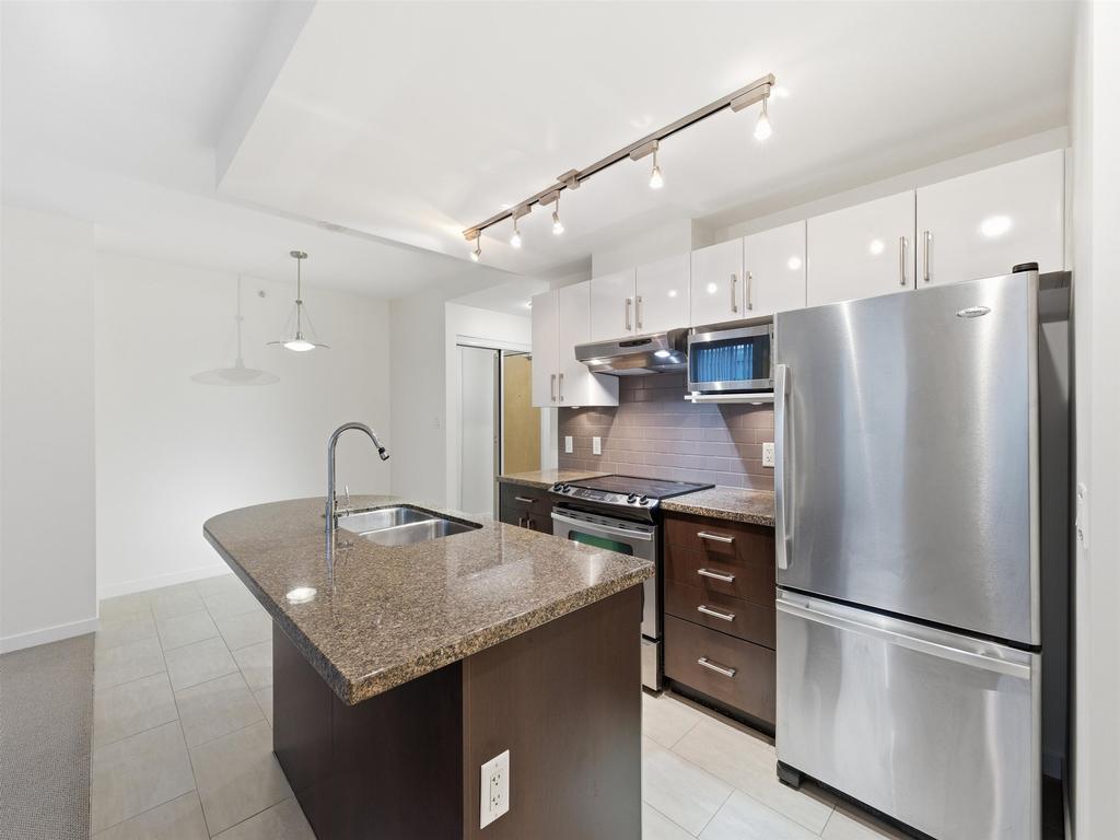 Listing Image for R3090146