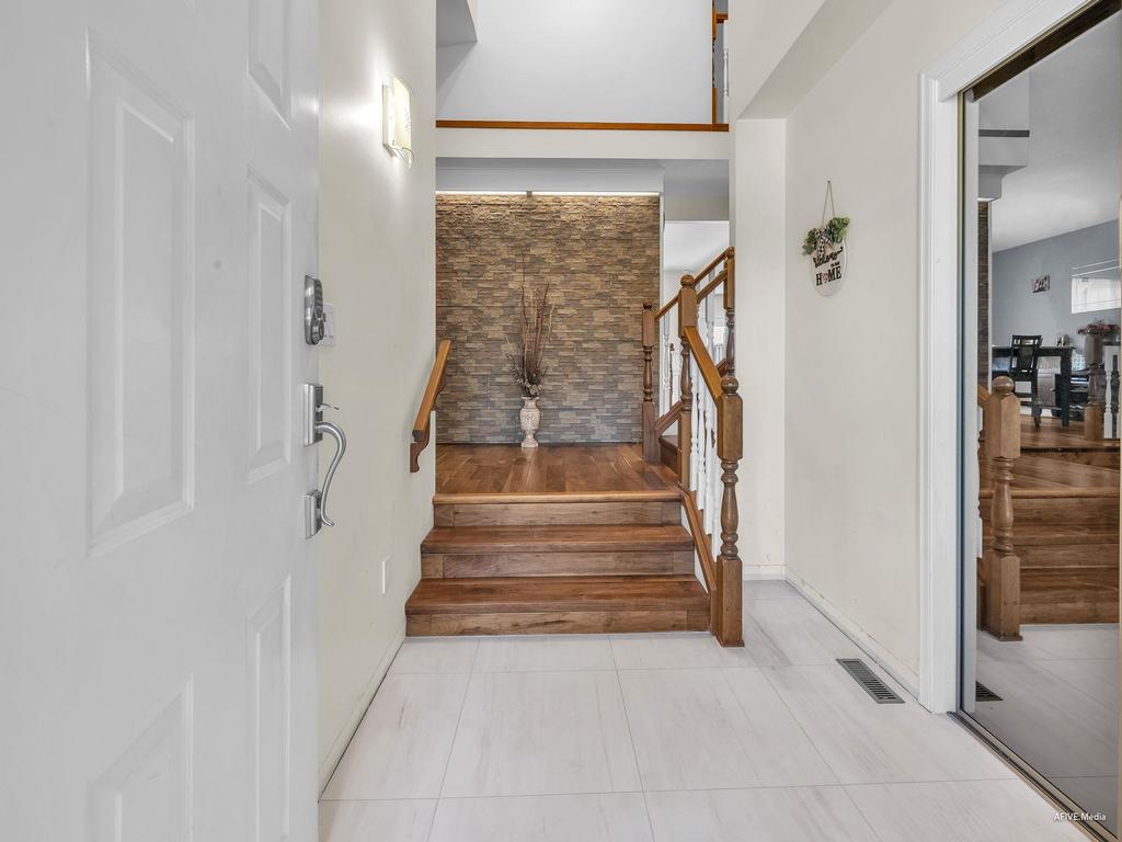 Listing Image for R3090149