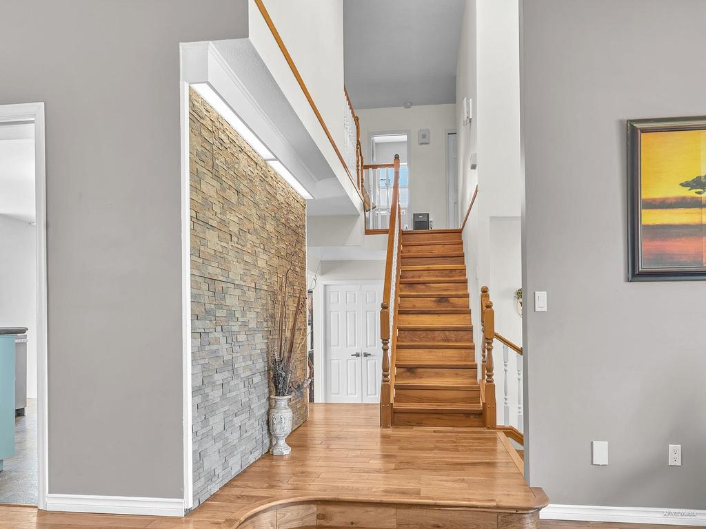 Listing Image for R3090149