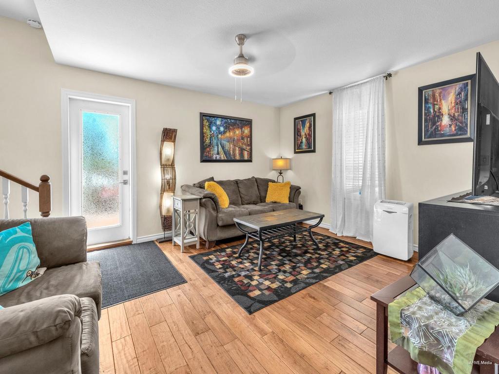 Listing Image for R3090149